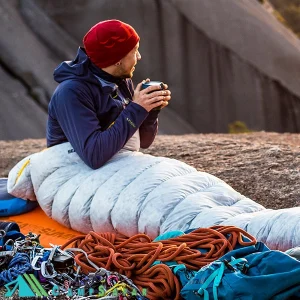 لوازم مورد نیاز در کوهنوردی - کیسه خواب کوهنوردی